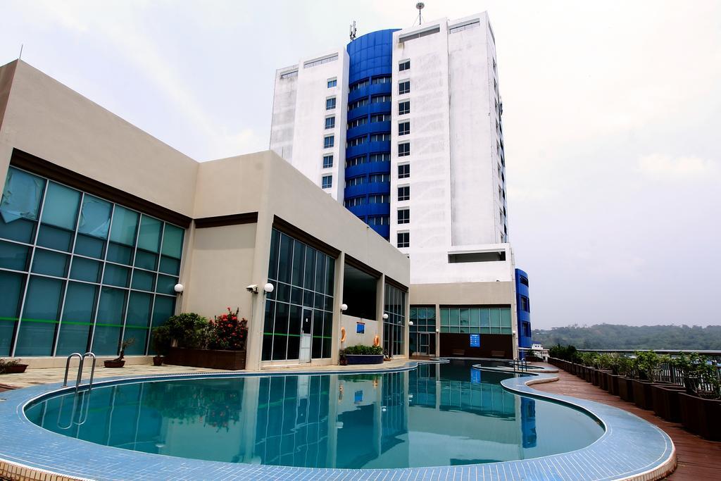 Mega Hotel Sdn Bhd Мірі Екстер'єр фото
