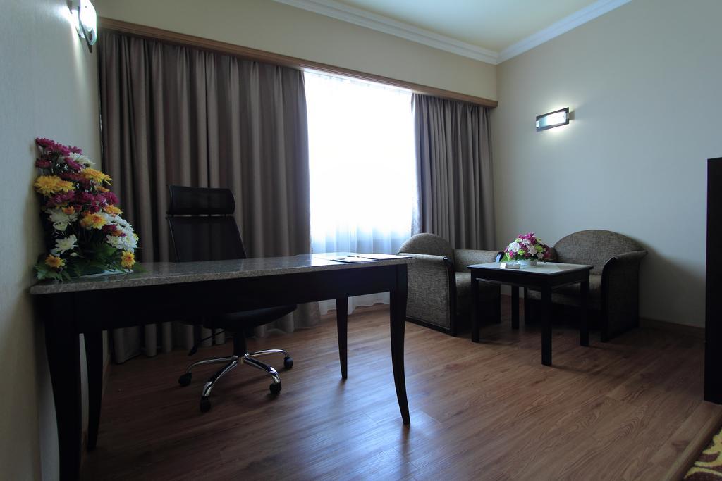 Mega Hotel Sdn Bhd Мірі Номер фото