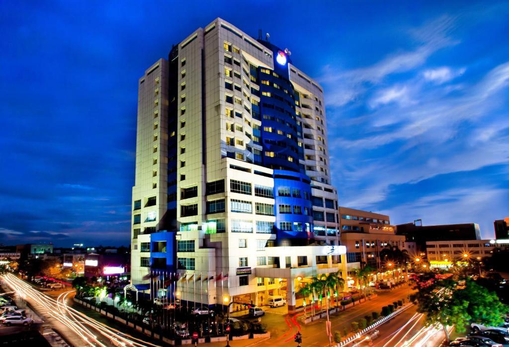 Mega Hotel Sdn Bhd Мірі Екстер'єр фото
