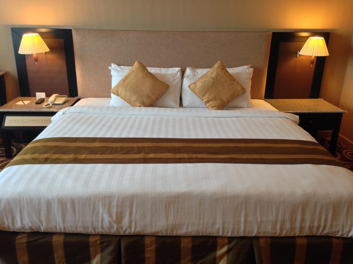 Mega Hotel Sdn Bhd Мірі Екстер'єр фото