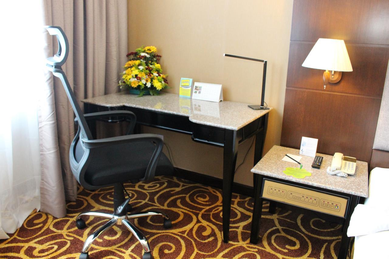 Mega Hotel Sdn Bhd Мірі Екстер'єр фото