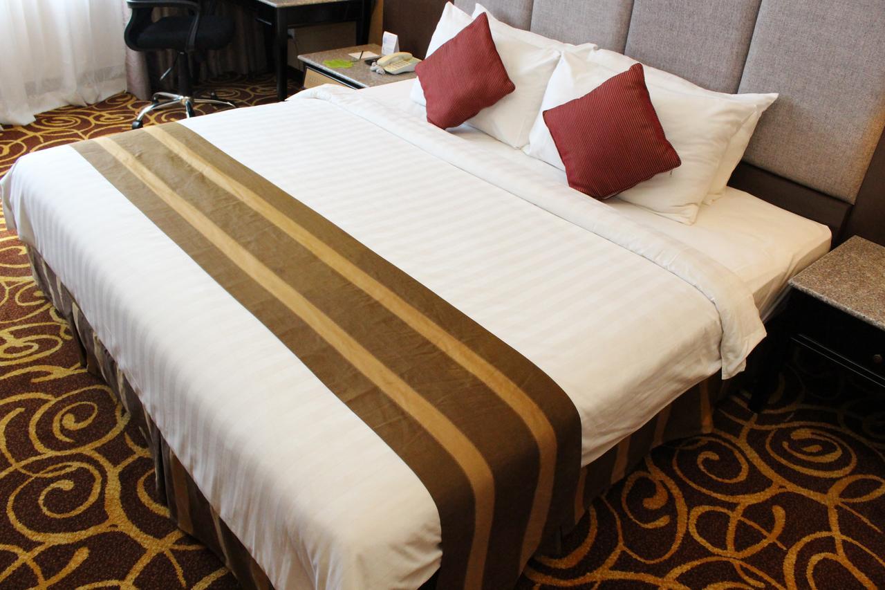 Mega Hotel Sdn Bhd Мірі Екстер'єр фото