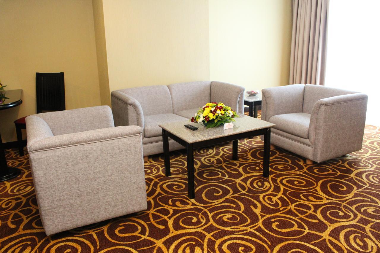 Mega Hotel Sdn Bhd Мірі Екстер'єр фото