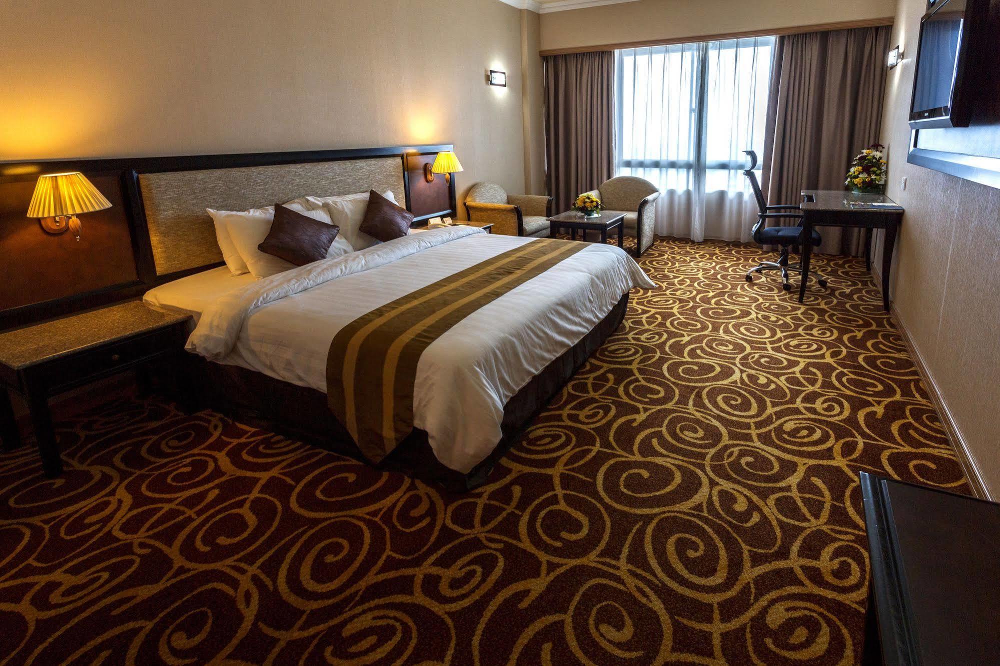 Mega Hotel Sdn Bhd Мірі Екстер'єр фото