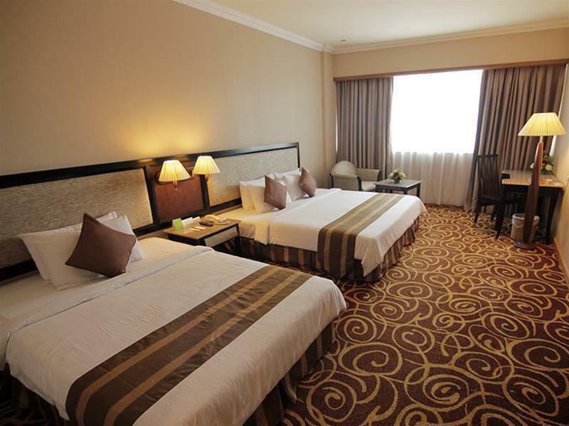 Mega Hotel Sdn Bhd Мірі Екстер'єр фото