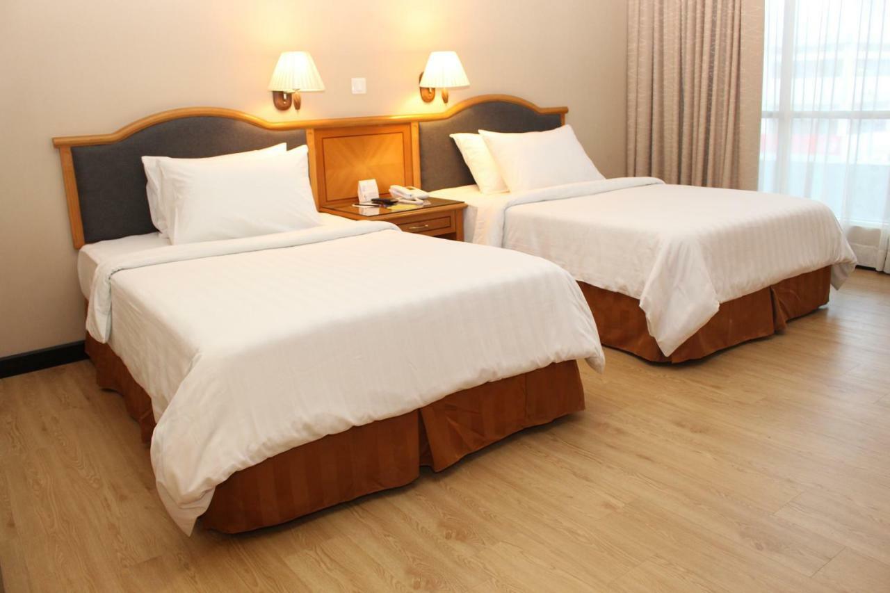 Mega Hotel Sdn Bhd Мірі Екстер'єр фото