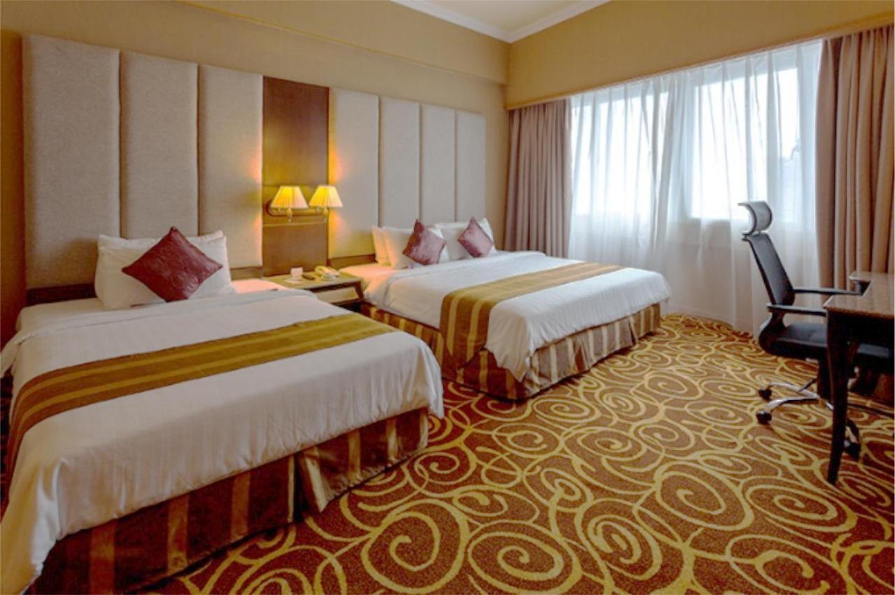 Mega Hotel Sdn Bhd Мірі Екстер'єр фото